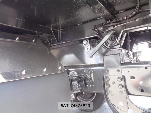 Mitsubishi FIGHTER 2024-08 1172419-14
