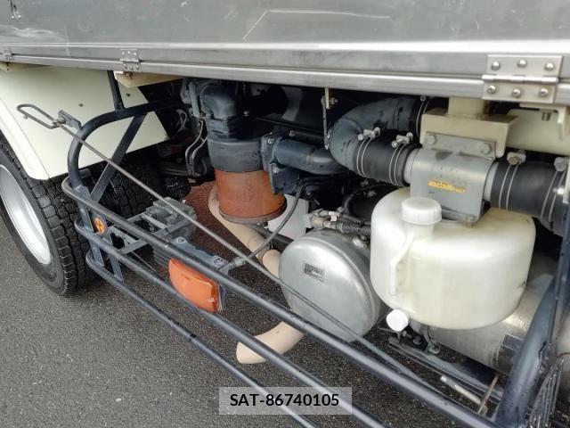 Mitsubishi FIGHTER 2010-05 1554097-12