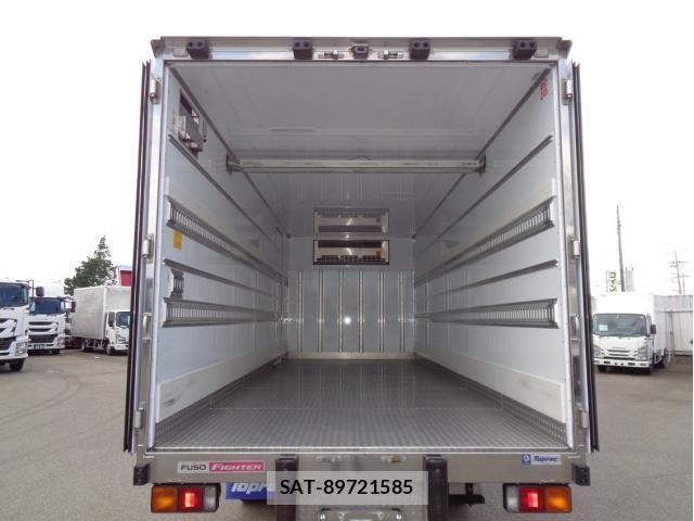 Mitsubishi FIGHTER 2022-09 1095875-4