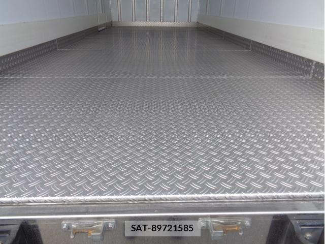Mitsubishi FIGHTER 2022-09 1095875-8