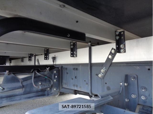 Mitsubishi FIGHTER 2022-09 1095875-14