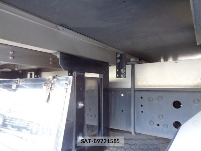 Mitsubishi FIGHTER 2022-09 1095875-16