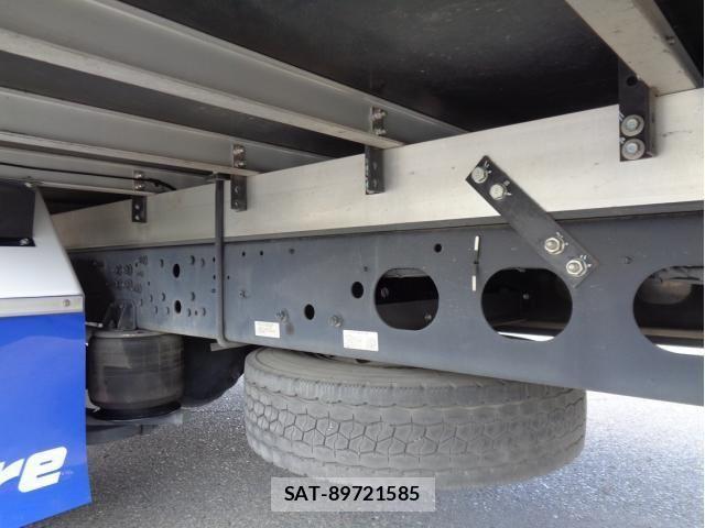 Mitsubishi FIGHTER 2022-09 1095875-17