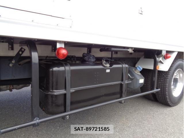 Mitsubishi FIGHTER 2022-09 1095875-18
