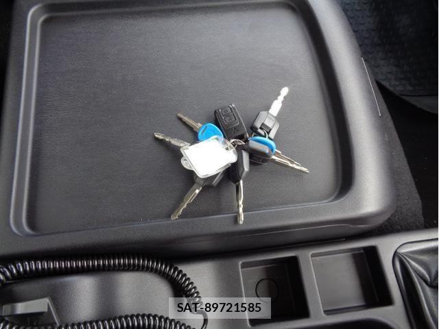 Mitsubishi FIGHTER 2022-09 1095875-25
