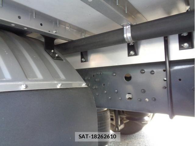 Mitsubishi FIGHTER 2023-04 1659857-17