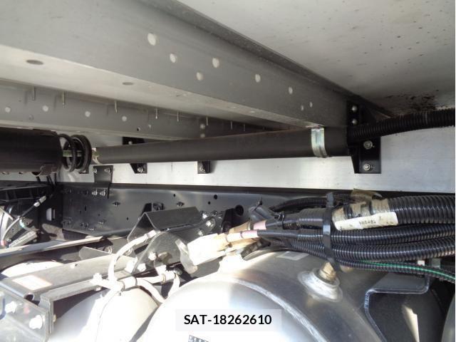 Mitsubishi FIGHTER 2023-04 1659857-18