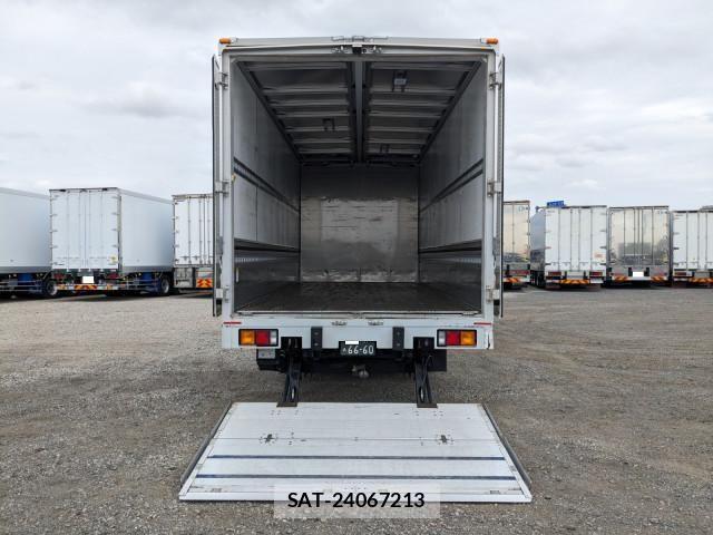 Mitsubishi FIGHTER 2023-09 1742896-9