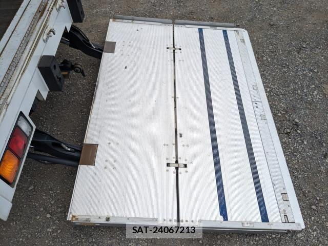 Mitsubishi FIGHTER 2023-09 1742896-10