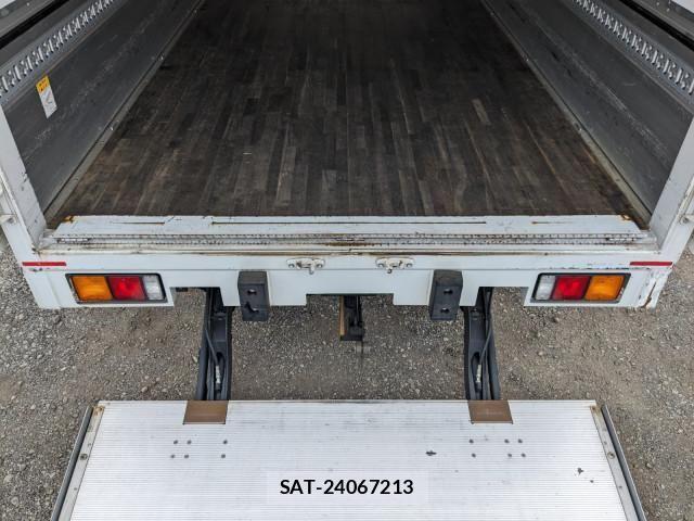 Mitsubishi FIGHTER 2023-09 1742896-12