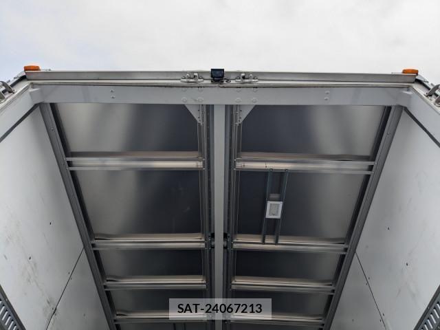 Mitsubishi FIGHTER 2023-09 1742896-13