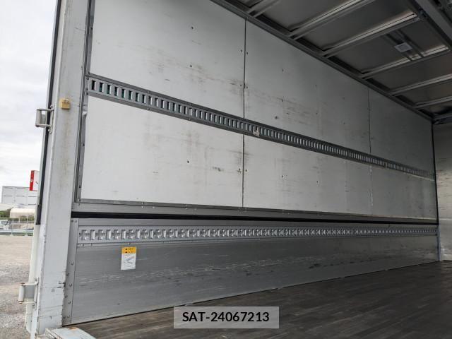Mitsubishi FIGHTER 2023-09 1742896-21