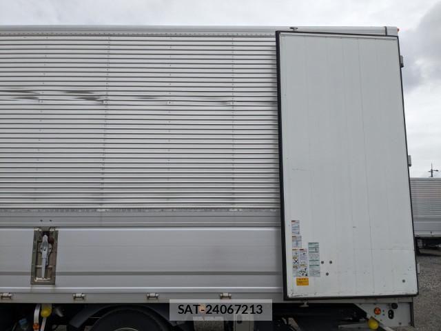 Mitsubishi FIGHTER 2023-09 1742896-22