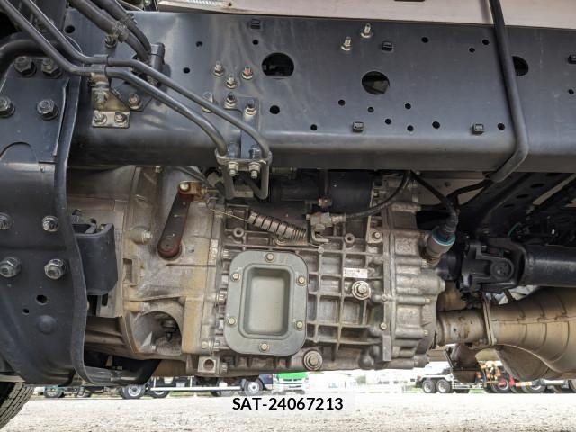 Mitsubishi FIGHTER 2023-09 1742896-26