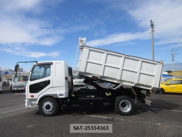 Mitsubishi FIGHTER 2014-09 1742900-11
