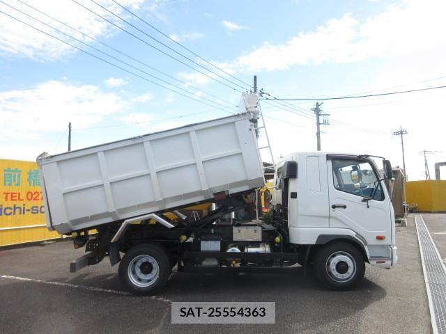 Mitsubishi FIGHTER 2014-09 1742900-12