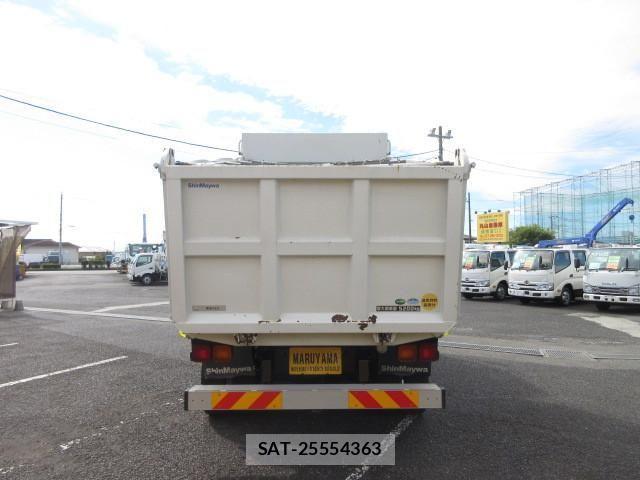 Mitsubishi FIGHTER 2014-09 1742900-13