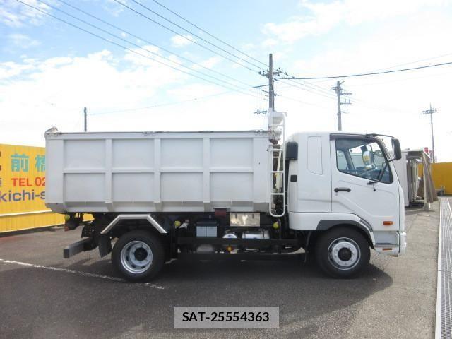 Mitsubishi FIGHTER 2014-09 1742900-5
