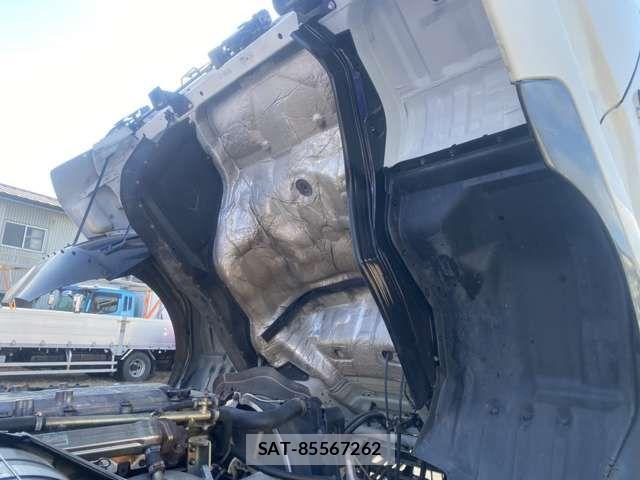 Mitsubishi FIGHTER 2006-07 1903716-17