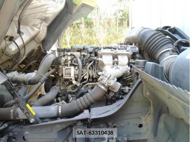 Mitsubishi FIGHTER 2015-06 2008987-21