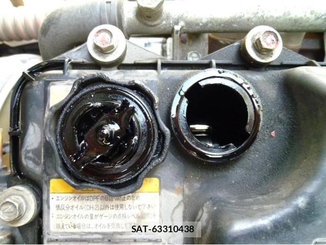 Mitsubishi FIGHTER 2015-06 2008987-23