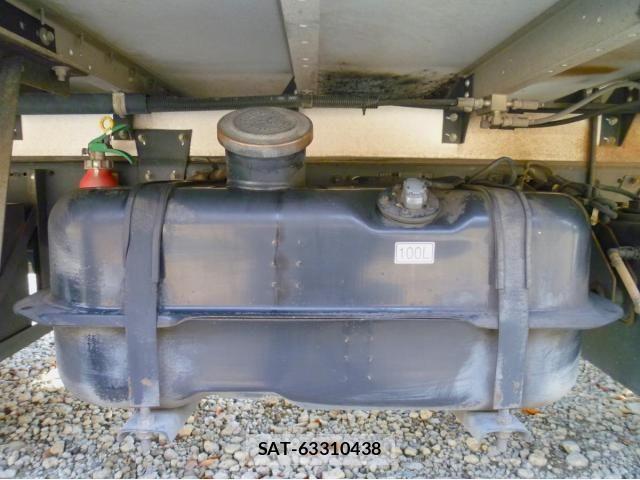 Mitsubishi FIGHTER 2015-06 2008987-24