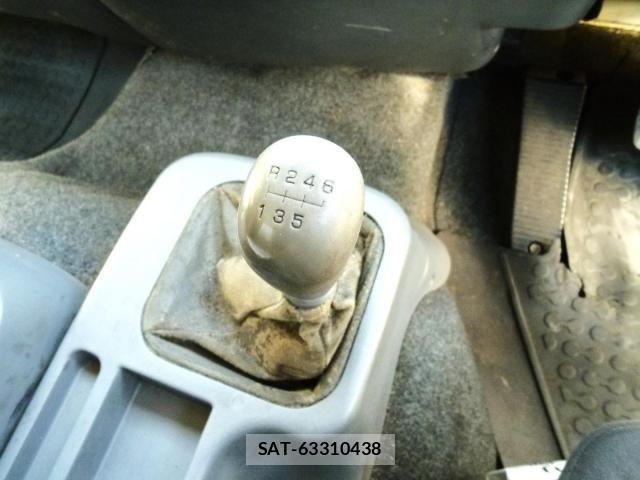 Mitsubishi FIGHTER 2015-06 2008987-28