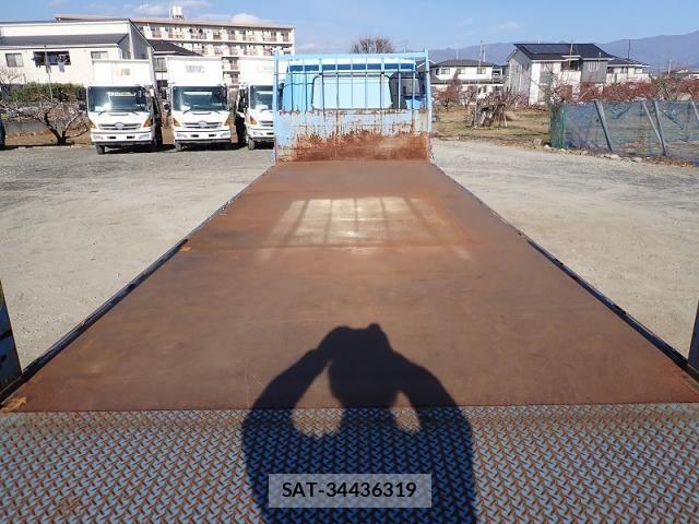 Mitsubishi FIGHTER 2014-11 2008983-9