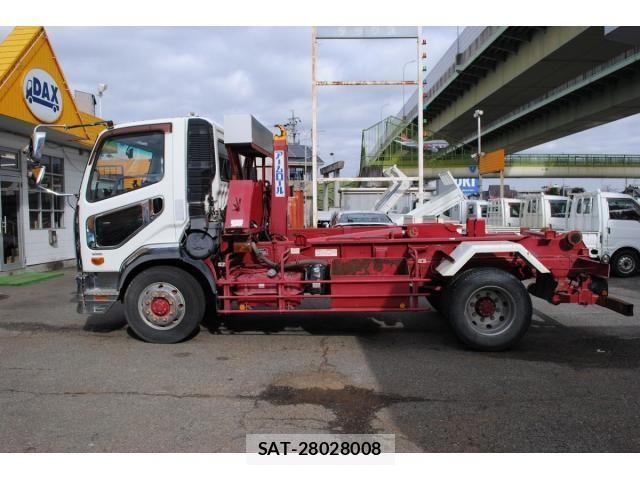 Mitsubishi FIGHTER 2016-11 2099366-1
