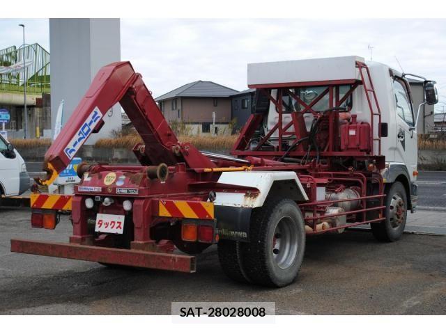 Mitsubishi FIGHTER 2016-11 2099366-20