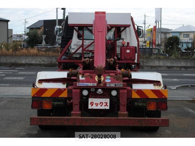 Mitsubishi FIGHTER 2016-11 2099366-21