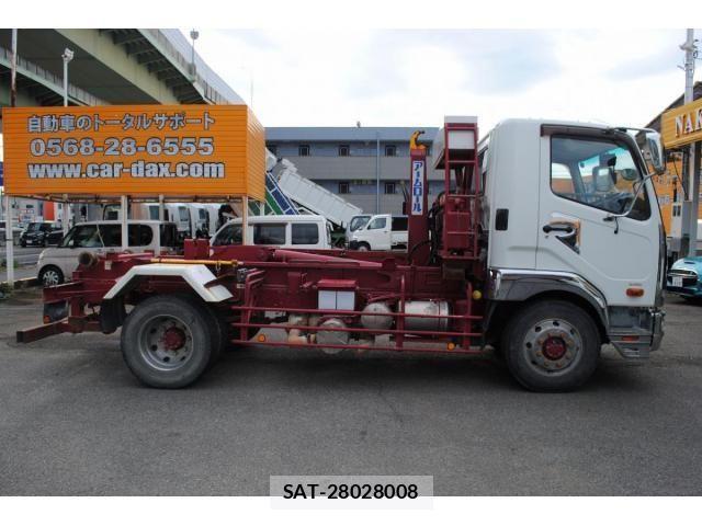 Mitsubishi FIGHTER 2016-11 2099366-2