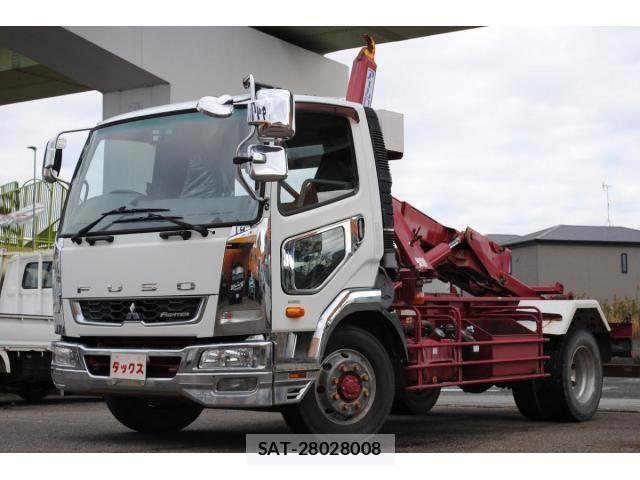 Mitsubishi FIGHTER 2016-11 2099366-5
