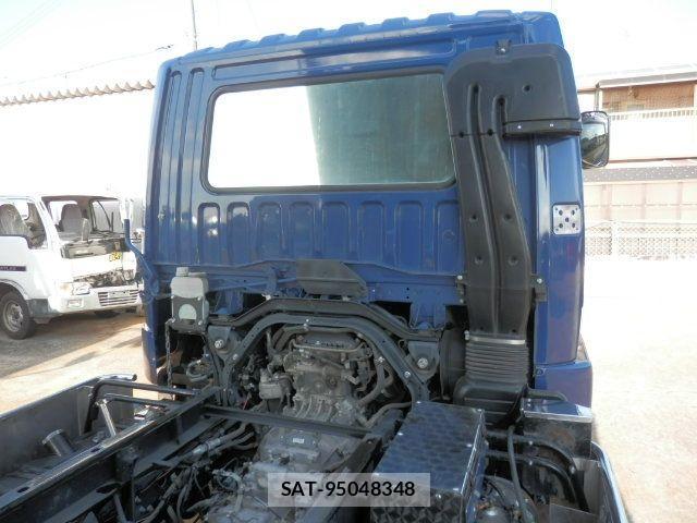 Mitsubishi FIGHTER 2018-08 2247963-10