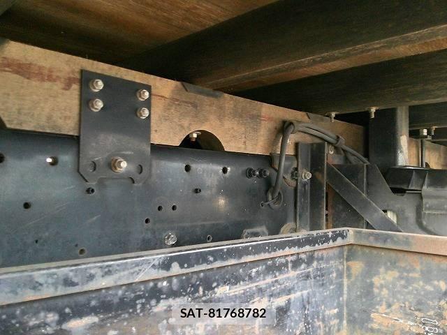 Mitsubishi FIGHTER 2015-02 2348544-24