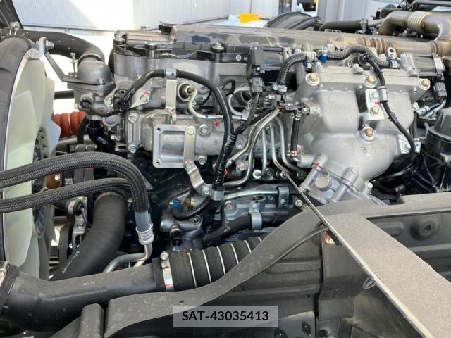 Mitsubishi FIGHTER 2024-12 2348536-18