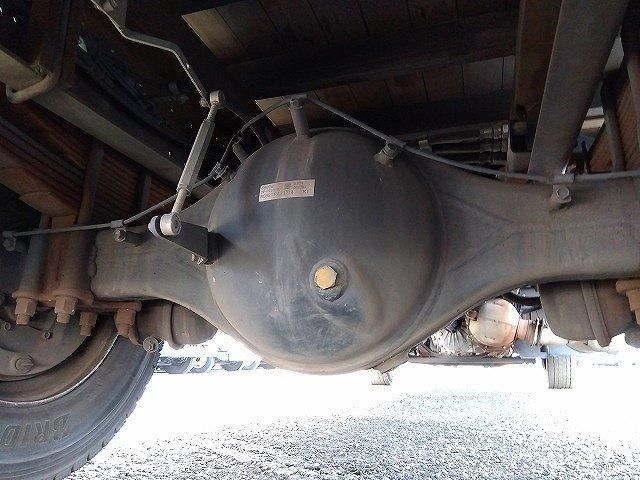 Mitsubishi FIGHTER 2019-02 2385840-18