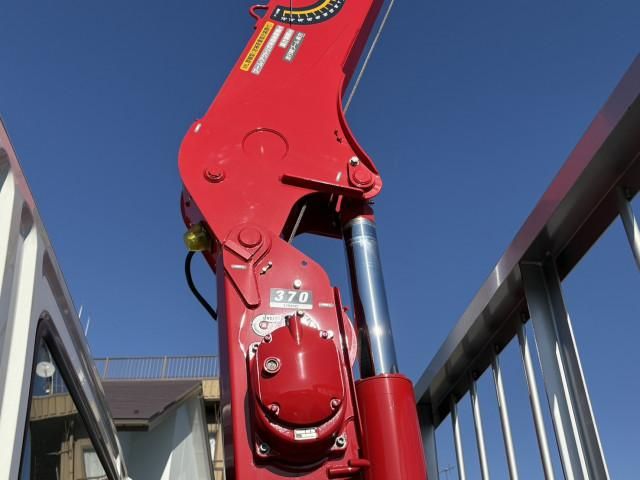 Mitsubishi FIGHTER 2024-01 2385825-19
