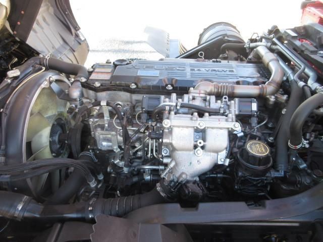 Mitsubishi FIGHTER 2015-03 2385832-18