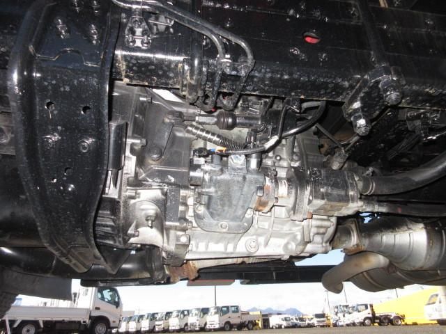 Mitsubishi FIGHTER 2015-03 2385832-20