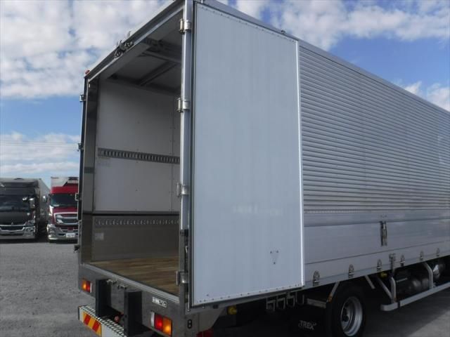 Mitsubishi FIGHTER 2023-04 2385830-15