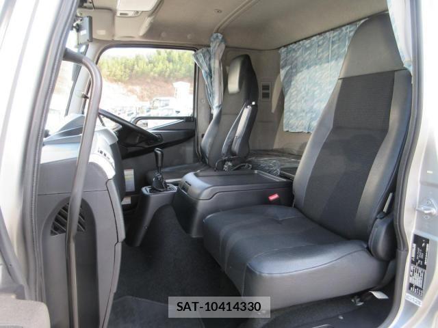 Mitsubishi FIGHTER 2020-09 2446411-16
