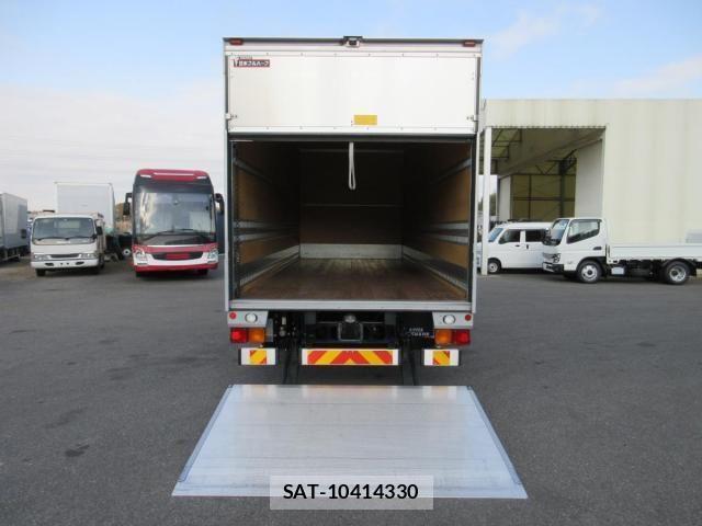 Mitsubishi FIGHTER 2020-09 2446411-18