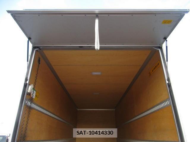 Mitsubishi FIGHTER 2020-09 2446411-21