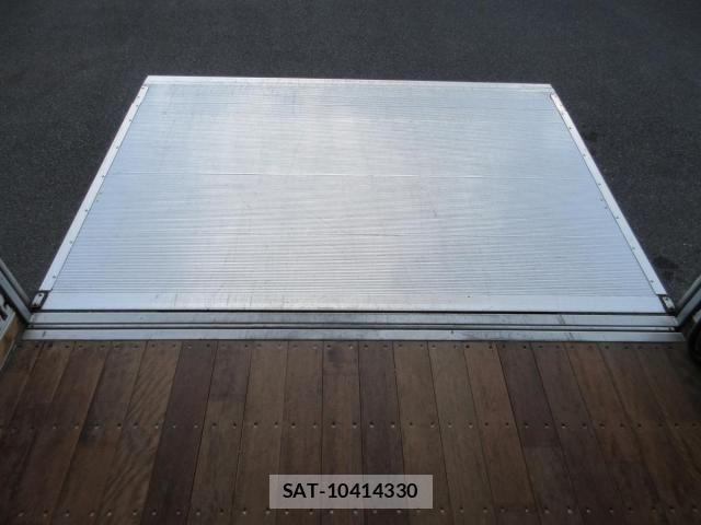 Mitsubishi FIGHTER 2020-09 2446411-26