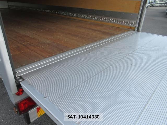 Mitsubishi FIGHTER 2020-09 2446411-27