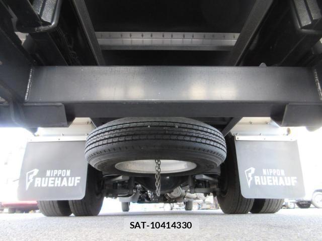 Mitsubishi FIGHTER 2020-09 2446411-28