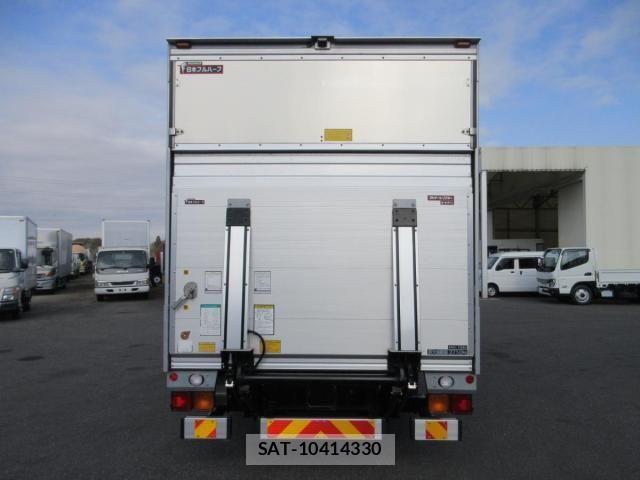 Mitsubishi FIGHTER 2020-09 2446411-4
