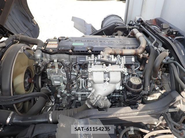 Mitsubishi FIGHTER 2017-07 2486107-25