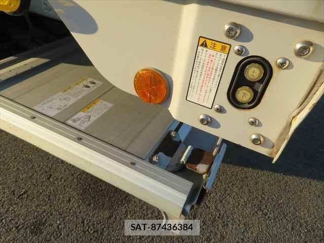 Mitsubishi FIGHTER 2019-07 2486105-29